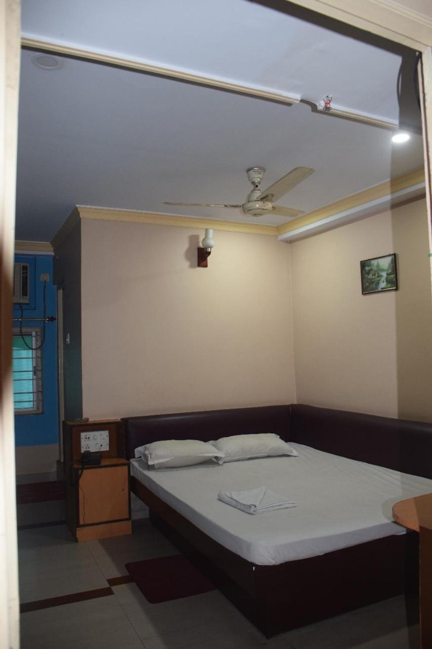 Starline Hotel Agartala Exterior photo